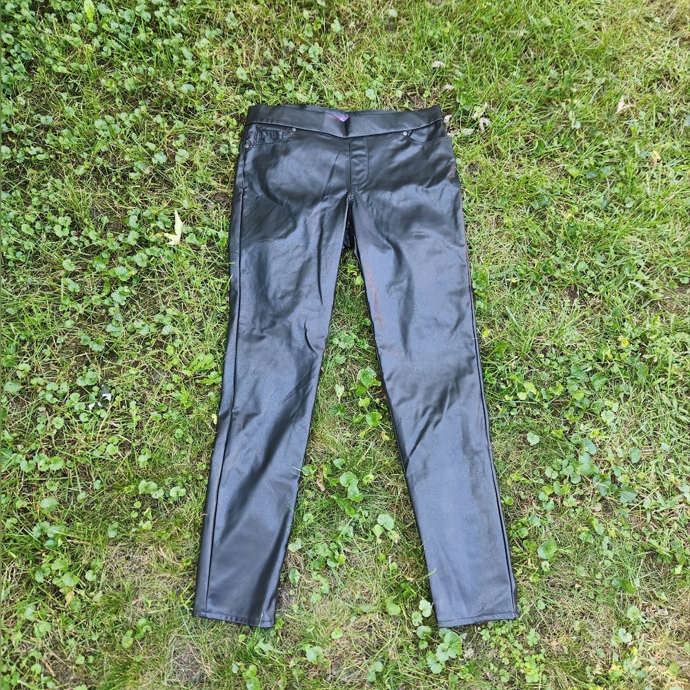 Gloria Vanderbilt Black Pants Sz 6 NWT
